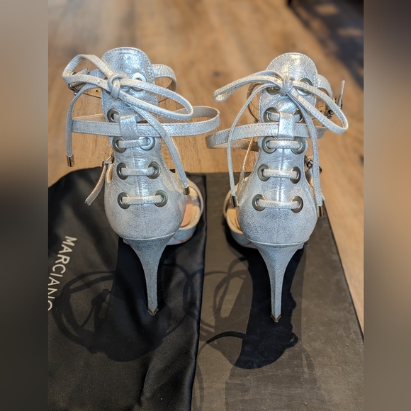 Marciano Light Gold/Nude Size 7 Sandals 4" heel - Picture 3 of 10